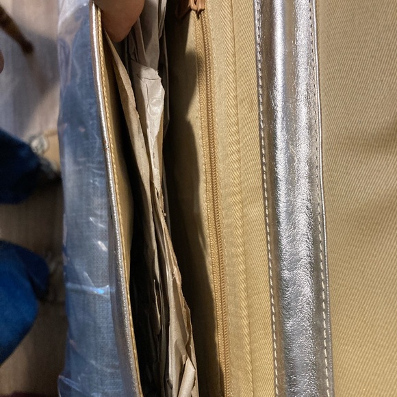 LADIES LEATHER CLUTCH WITH WRIST STRAP - NEW!! - Picture 4 of 5